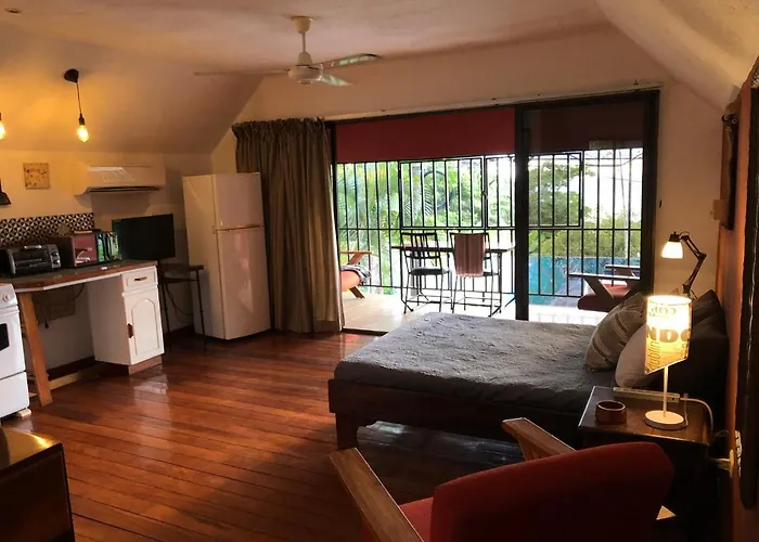 Cockatoo Studio Apartments